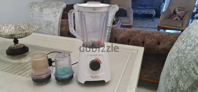 خلاط مولينيكس 650 وات اصلي بحالة ممتازة