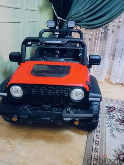 سيارة جيب اطفال