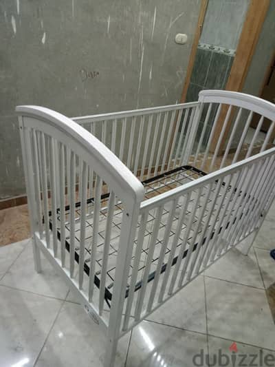 سرير اطفال