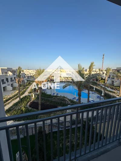 Twin house resale, with a distinctive view of the pool and lagoon, 4 bedrooms + nanny master, with an area of ​​225m in Marassi - Riva, North Coast