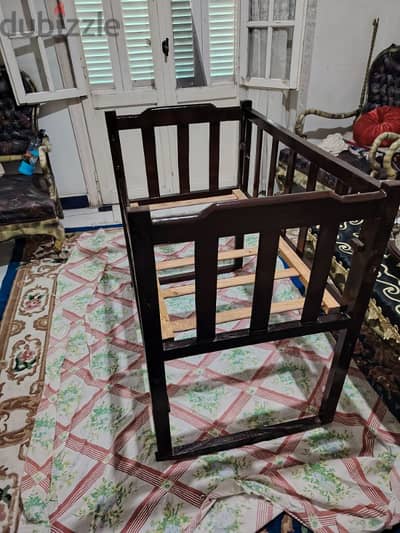 سرير اطفال هزاز