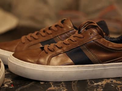 brown shoes