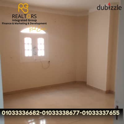 Building of 580 sqm for sale in the 71 Feddan area – 6th of October