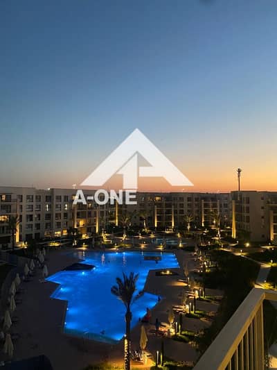 شاليه غرفة واحدة بفيو مميز علي حمام السباحه  ريسيل في اميز لوكيشين في مارينا مراسي marina marassi north coast الساحل الشمالي سيدي عبد الرحمن