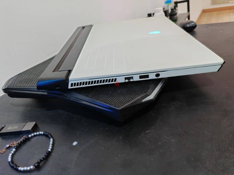 dell alienware M15 R2 5