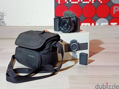 Sony Zve-10 with Kit lens and Box and Bag and Extra an battery