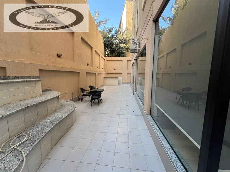 6 Bedrooms 300 sq.M Apartment for rent 70,000 EGP in El Banafseg 11, 1st Settlement