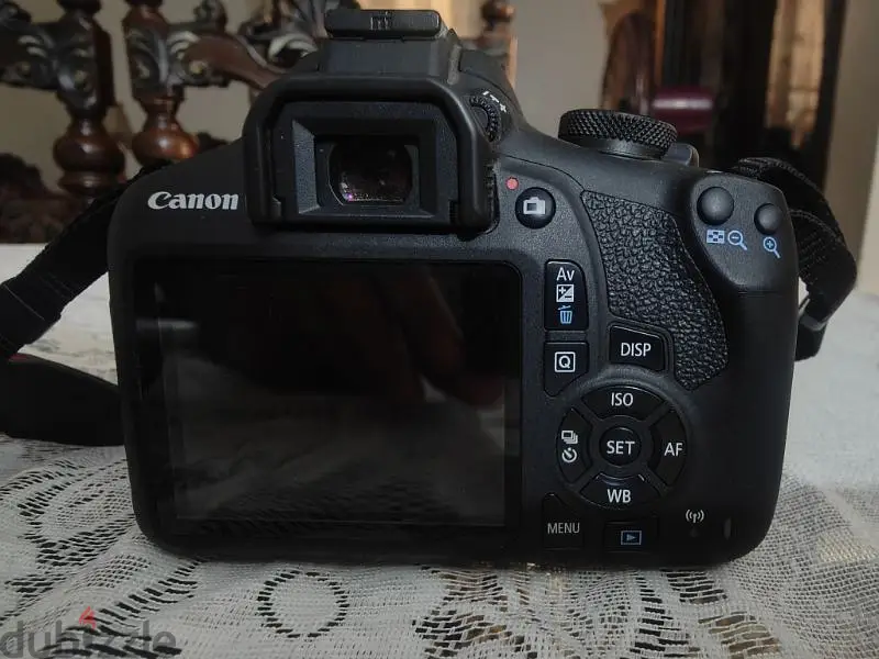 Canon EOS 2000D camera64992359320322121