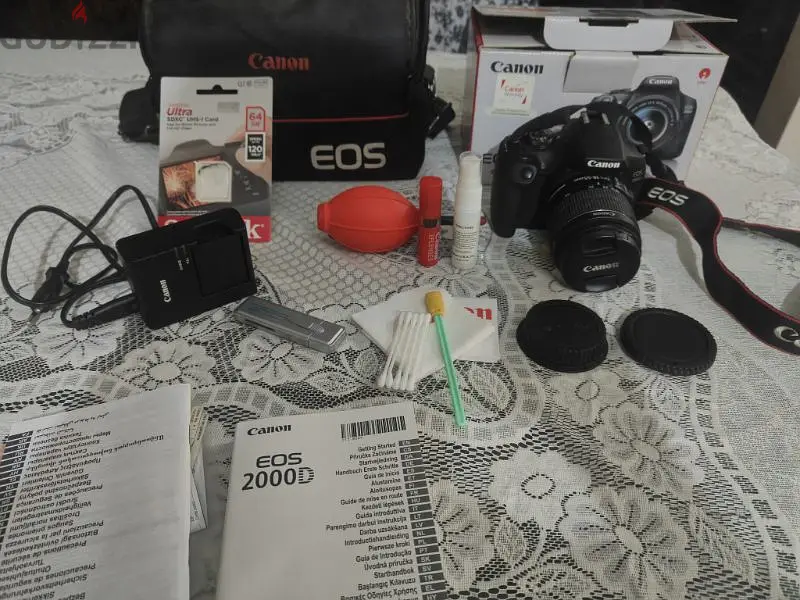 Canon EOS 2000D camera64992359320322122
