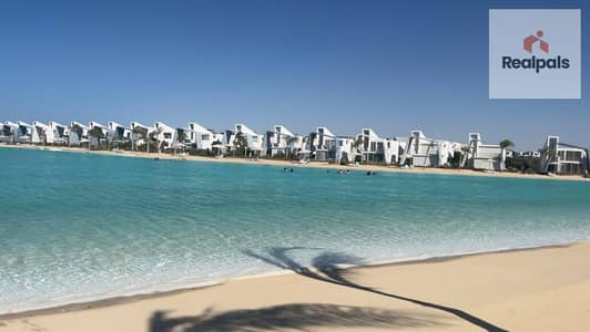 ستاند الون فيلا- STAND ALONE VILLA للبيع مفروشة بالكامل - FULLY FURNISHED ( فيو كريستال لاجون LAGOON VIEW ) فى فوكا باى - استلام فورى READY TO MOVE AT