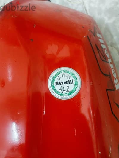 تانك بينيلي احمر Benelli VLR200