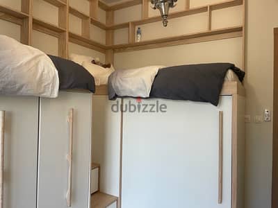 2 girl full bedroom