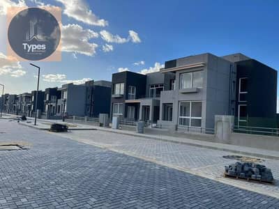 للبيع شقة 90م ارضي بجاردن Resale لوكيشن مميز علي لاند سكيب بجوار mountain view chillout park