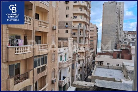 شقة للبيع 187م سبورتنج ( خطوات من البحر )