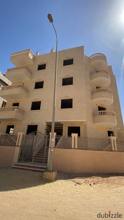في أميز لوكيشن بحدائق أكتوبر السياحية أ، تاني نمره من الرئيسي “بداية” مباشرة، موقع استراتيجي قريب من كل الخدمات والمواصلات لحياة متكاملة وراقية