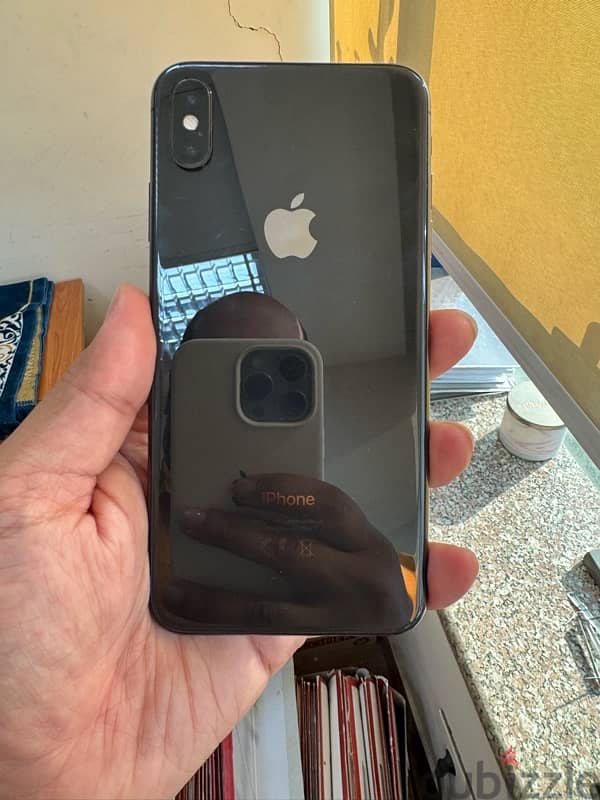 iphone xs max 256 like new 4