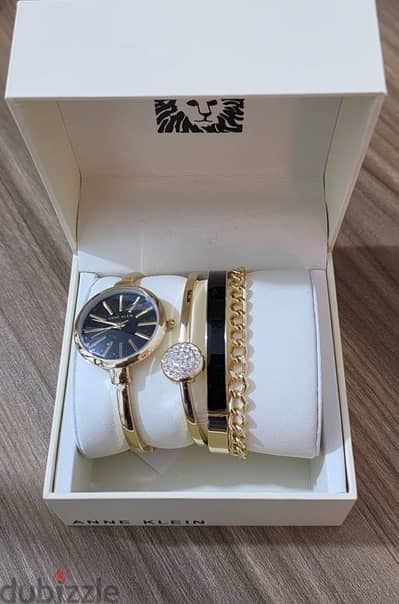 Anne Klein ساعة