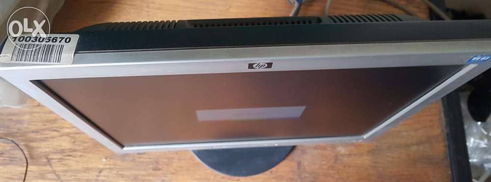 شاشة كمبيوتر LCD بحالة الزيرو ١٧ بوصة HP بحالتها الاصلية 1
