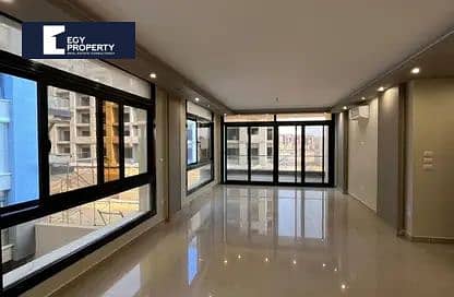 شقة للبيع 2 نوم بفيو لاند سكيب و باقل من سعر السوق نصف تشطيب في واتر واي - التجمع الخامس  Waterway