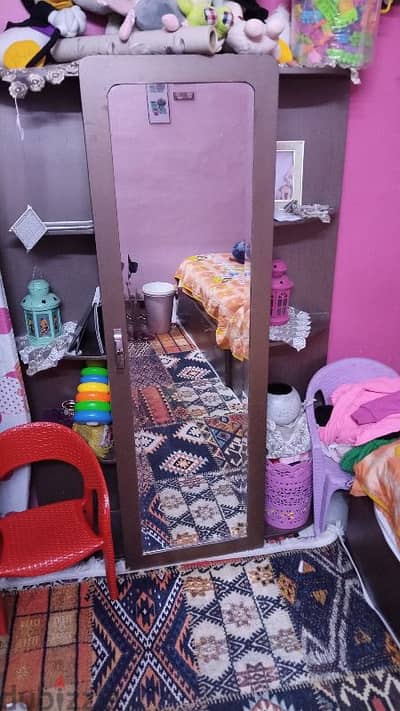 تسريحه غرفه اطفال بدرفه ومرايا ورفوف