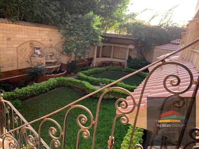 دوبلكس للبيع 300م امام مدينة الثقافه والعلوم تاني نمره من المحور المركزي مباشرة تشطيب مميز بحديقه خاصه ومدخل خاص