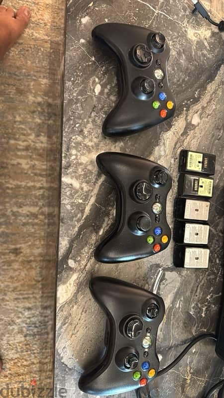 slim Xbox opened software full of games ,,with Kinect 4