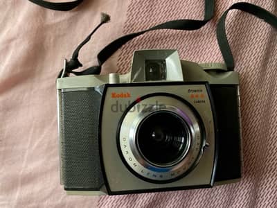 لهواة النوادر كاميرا كوداك  ‏Brownie 44A - Vintage 1950's 127 Roll