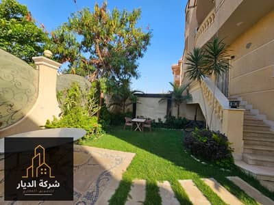 فيلا بأرقى احياء الشيخ زايد للإيجار سكنى أو إدارى                                                                                                    ,
