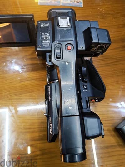 لبيع كاميرا باناسونيك AG AC30 حاله كسر زيرو معاها الكرتونه