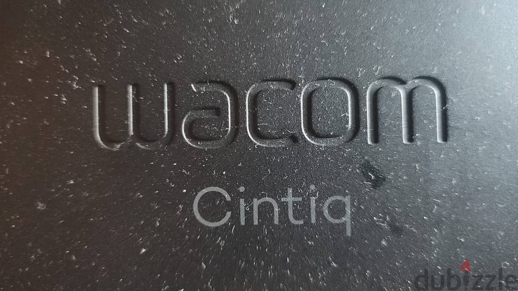 Almost new Wacom Cintiq 16 Tablet with Touch Screen & Stylus 5