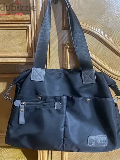 شنطة ووتربروف سوداء
