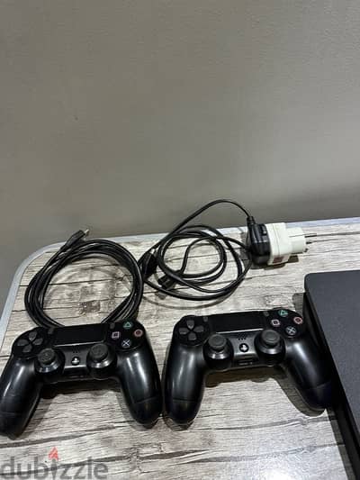 playsation 4 slim