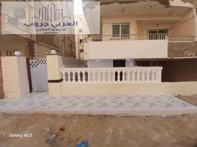 شقه  ارضي  ثالث عماره من البحر  في شاطئ النخيل تشطيب التـــــــــــرا لوكس