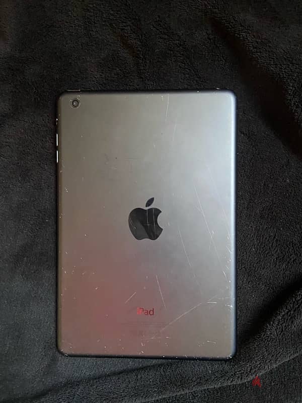 Apple iPad Mini 2 with Facetime Tablet 1