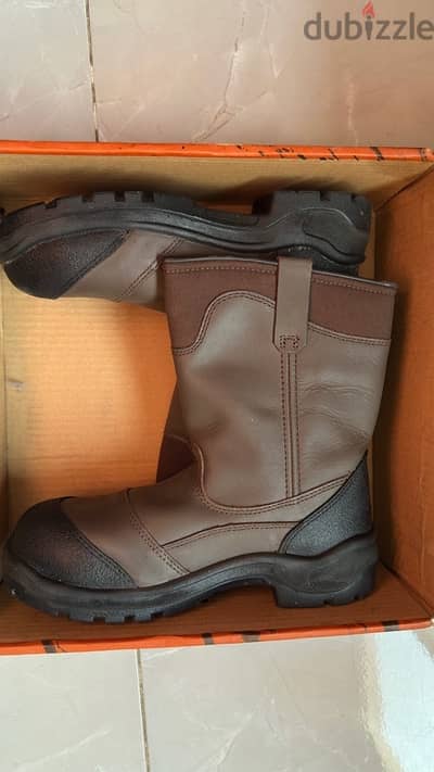 Worx safety boot & Impact Kong gloves سيفتي بوت وكونج جلوفز