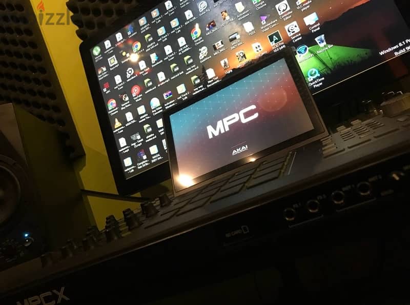 Akai MPC X 4