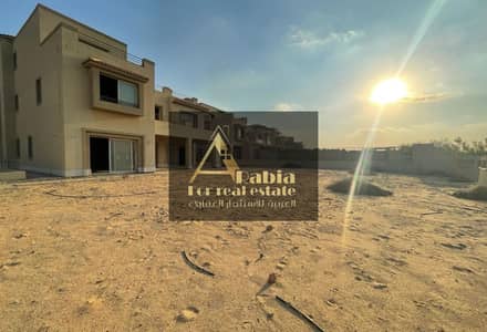 Villa For Sale Direct View on Lake & Landscape