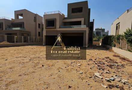 فيلا للبيع إطلالة لاندسكيب موقع مميز - كمبوند PK2 Palm Hills Katameya Extension