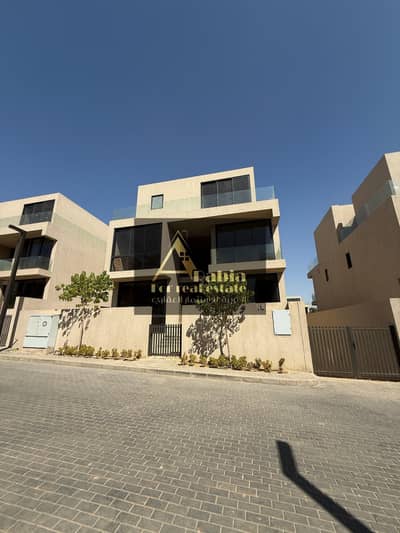 فيلا مستقلة للبيع في Lake View Boutique – القاهرة الجديدة