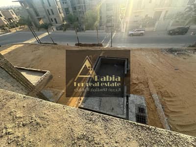 •	Rare Opportunity: Large Villa with Independent Apartment in Katameya Dunes