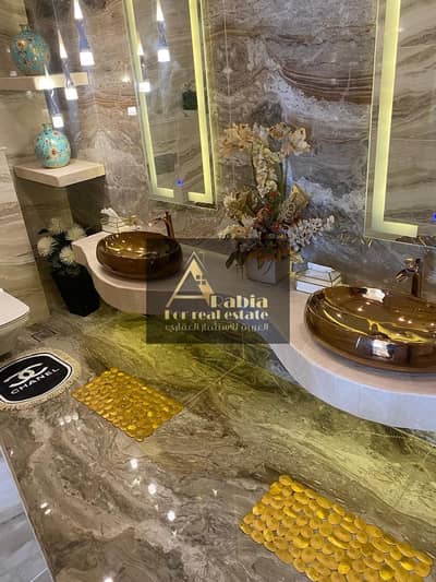 فيلا فاخرة للبيع في بالم هيلز كاتميا – تشطيب كامل وموقع مميز