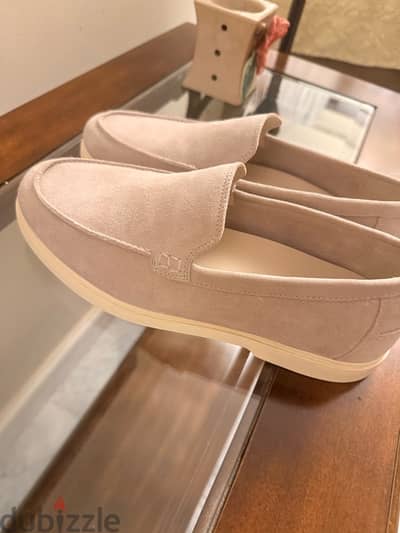 حذاء من زارا  zara مقاس 45