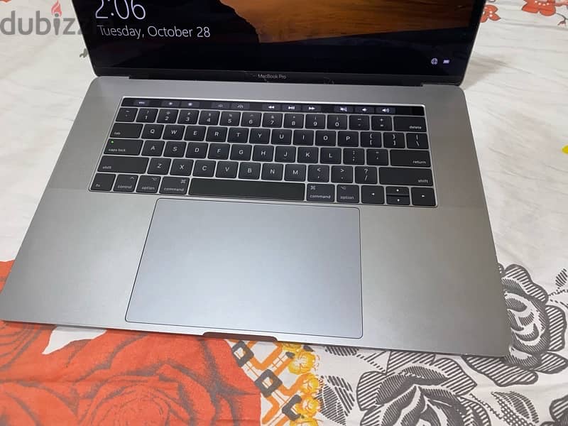 MacBook Pro (15-inch) – Touch Bar 1