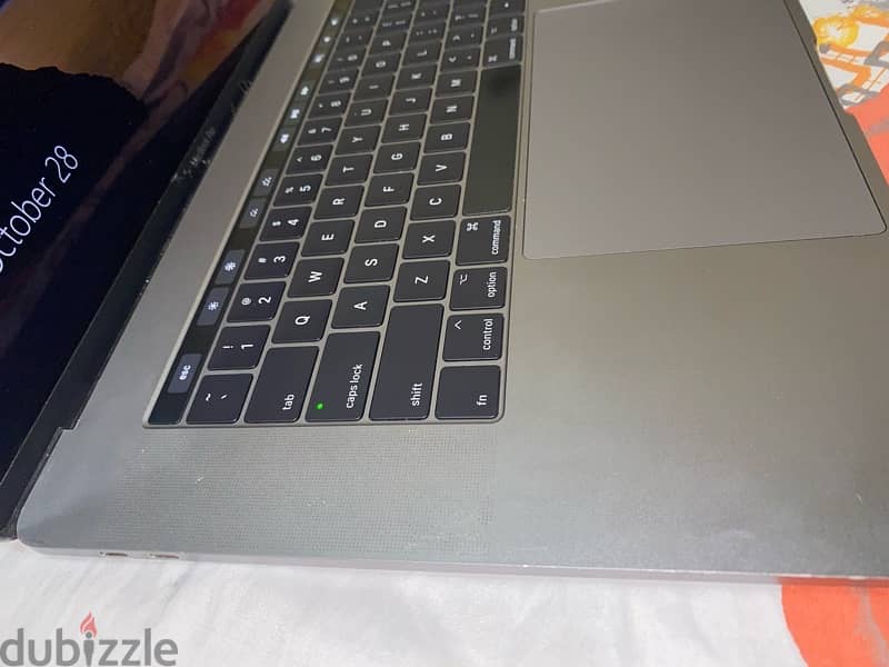 MacBook Pro (15-inch) – Touch Bar 3