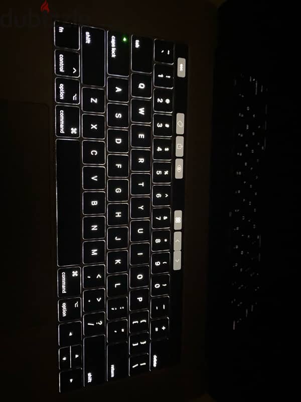 MacBook Pro (15-inch) – Touch Bar 6