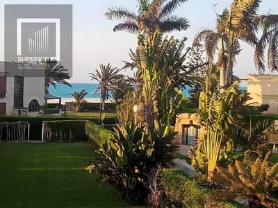 للبيع - فيلا مميزة اول صف بحر مارينا 5 الساحل الشمالي