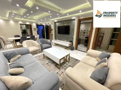 شقة للايجار (( سنوي )) في شارع البطل احمد عبد العزيز