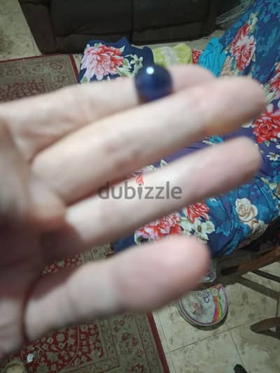 جوهرة ياقوت ازرق 25 قيراط ب 80 جنيه القيراط. تحفه ب 2000 جنيه