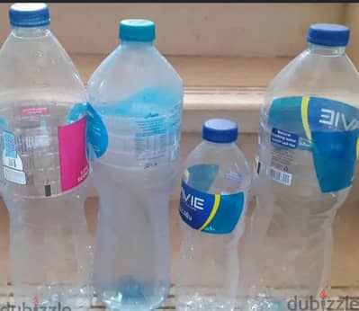 ١٠٠ زجاجات لتر ونص او ٢٠٠ زجاجه ٦٠٠مم حاله ممتازه التواصل واتس