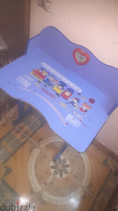 مكتب اطفال مستعمل بحاله جيده
